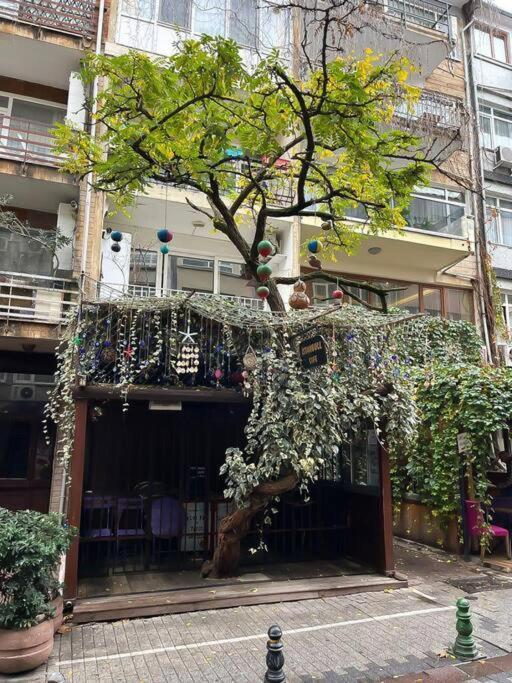 Apartament House In The Center Of Kadikoy